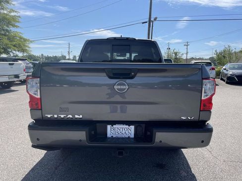 Used 2023 Nissan Titan SV w/ SV Convenience Package RWD image 4