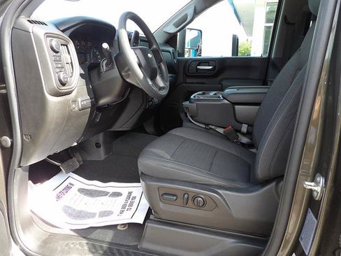 Certified 2022 Chevrolet Silverado 2500 Custom w/ Custom Value Package AWD/4WD image 13