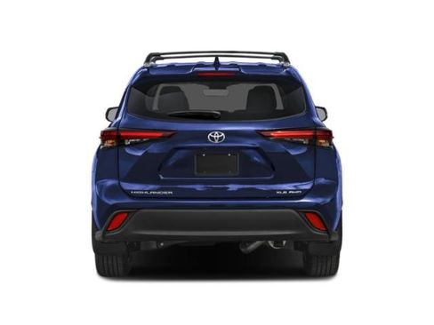 Certified 2025 Toyota Highlander XLE AWD/4WD image 8
