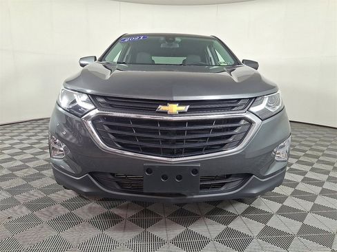 Used 2021 Chevrolet Equinox LT image 2