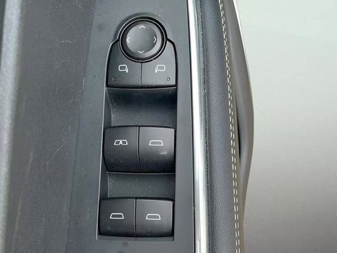 Used 2025 GMC Acadia Elevation image 15