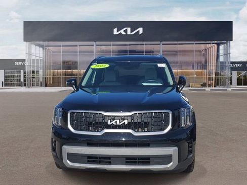 Certified 2023 Kia Telluride EX w/ EX Captain's Chair Package image 2