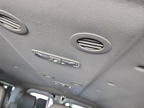 Used 2019 Nissan NV 3500 SL RWD image 11