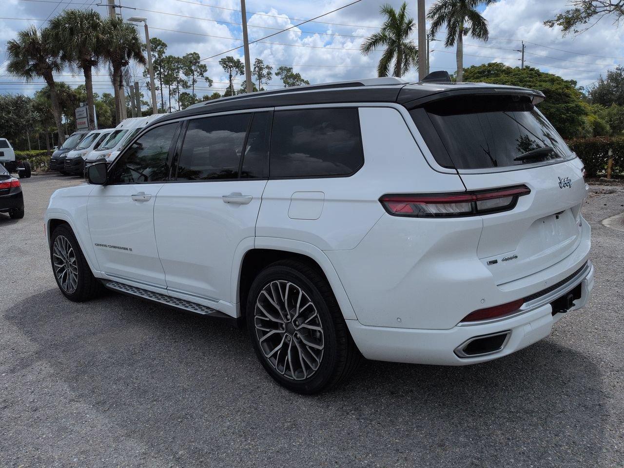 Used 2022 Jeep Grand Cherokee L Summit AWD/4WD image 7