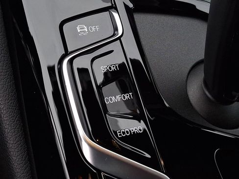 Certified 2023 BMW 540i xDrive w/ Premium Package image 20