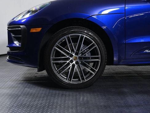 Certified 2023 Porsche Macan AWD/4WD image 27
