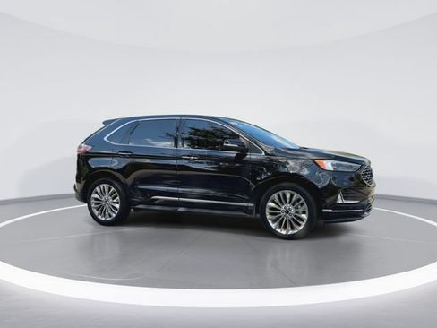 Used 2020 Ford Edge Titanium w/ Equipment Group 301A FWD image 2