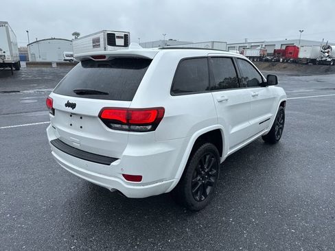 Used 2021 Jeep Grand Cherokee Laredo X AWD/4WD image 5