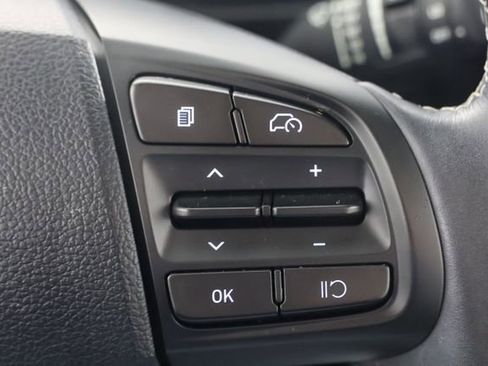 Used 2023 Hyundai Venue SEL w/ Cargo Package image 12