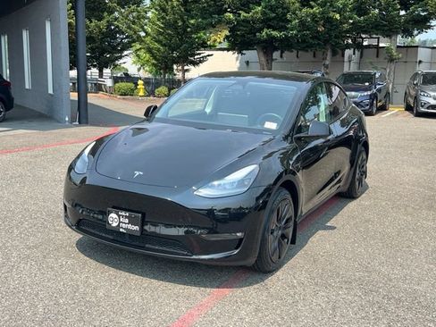 Used 2025 Tesla Model Y Long Range AWD/4WD image 3