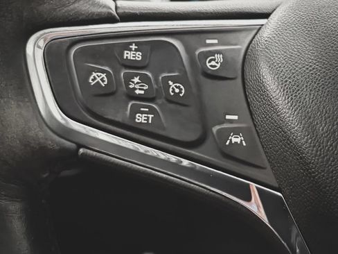 Used 2016 Chevrolet Malibu Premier w/ Driver Confidence Package II FWD image 7