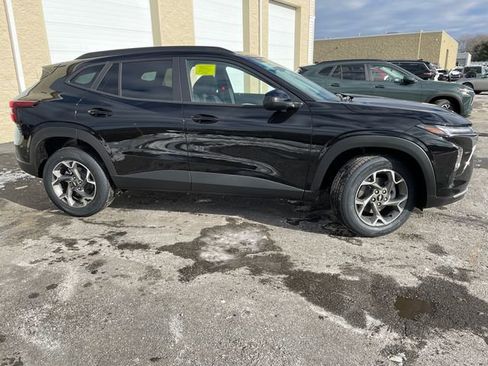 New 2026 Chevrolet Trax LT image 14