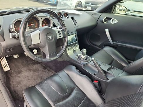Used 2005 Nissan 350Z Touring image 8