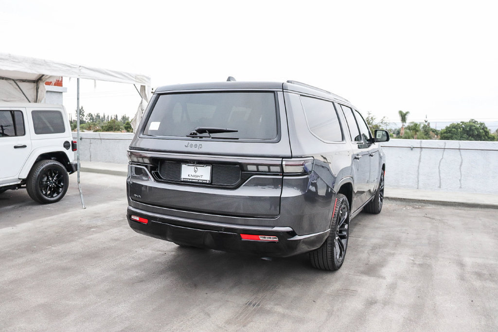 New 2026 Jeep Grand Wagoneer L Summit AWD/4WD image 9