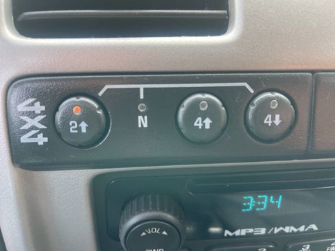 Used 2009 Chevrolet Colorado LT w/ LT Preferred Equipment Group AWD/4WD image 18