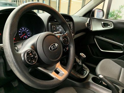 Used 2021 Kia Soul LX image 7