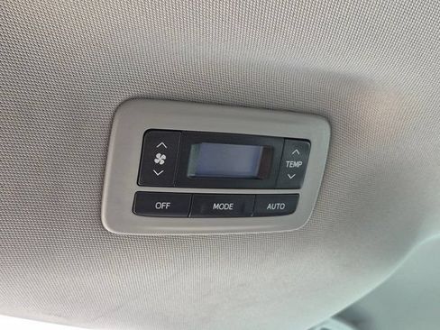 Used 2020 Toyota Sienna LE FWD image 18