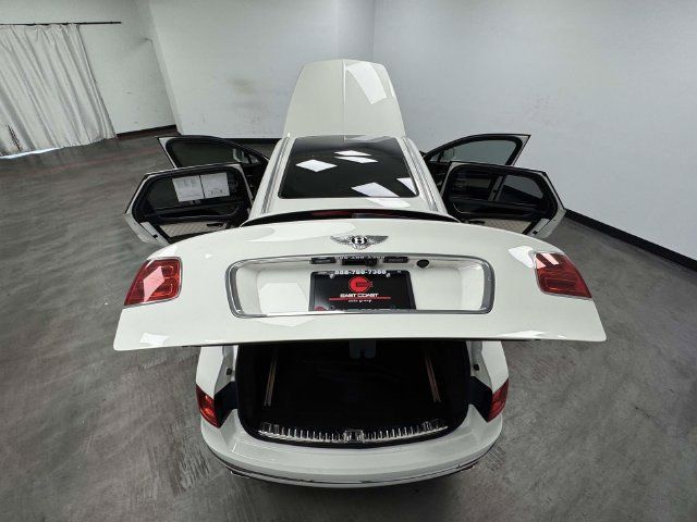 Used 2020 Bentley Bentayga AWD/4WD image 17
