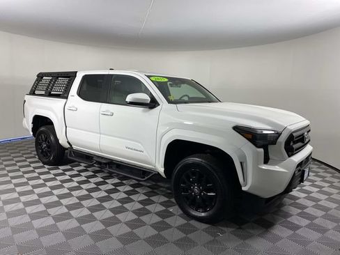 Used 2025 Toyota Tacoma SR5 AWD/4WD image 1