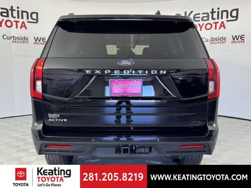 Used 2025 Ford Expedition Active image 6