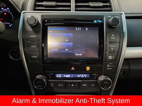 Used 2015 Toyota Camry XSE image 19
