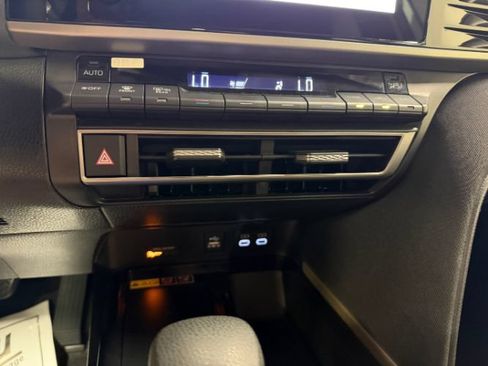 Used 2025 Toyota Camry LE FWD image 18