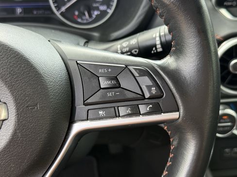 Used 2022 Nissan Sentra SR w/ Electronics Package FWD image 18