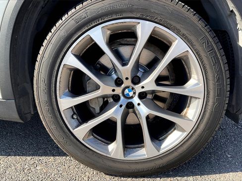 Used 2022 BMW X5 xDrive40i w/ Premium Package image 9
