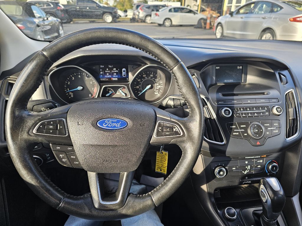 Used 2016 Ford Focus SE w/ Equipment Group 201A FWD image 25