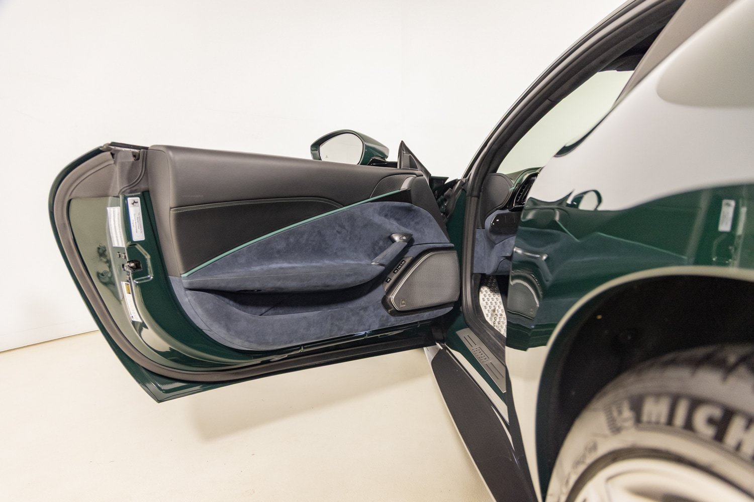 Used 2021 Ferrari Roma RWD image 16