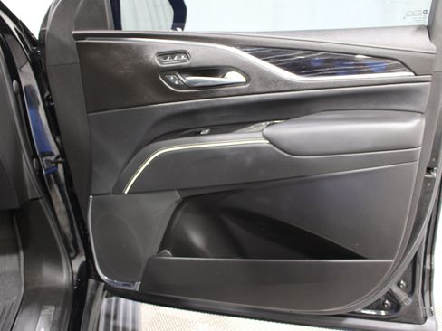Used 2022 Cadillac Escalade ESV Sport w/ Touring Package AWD/4WD image 30