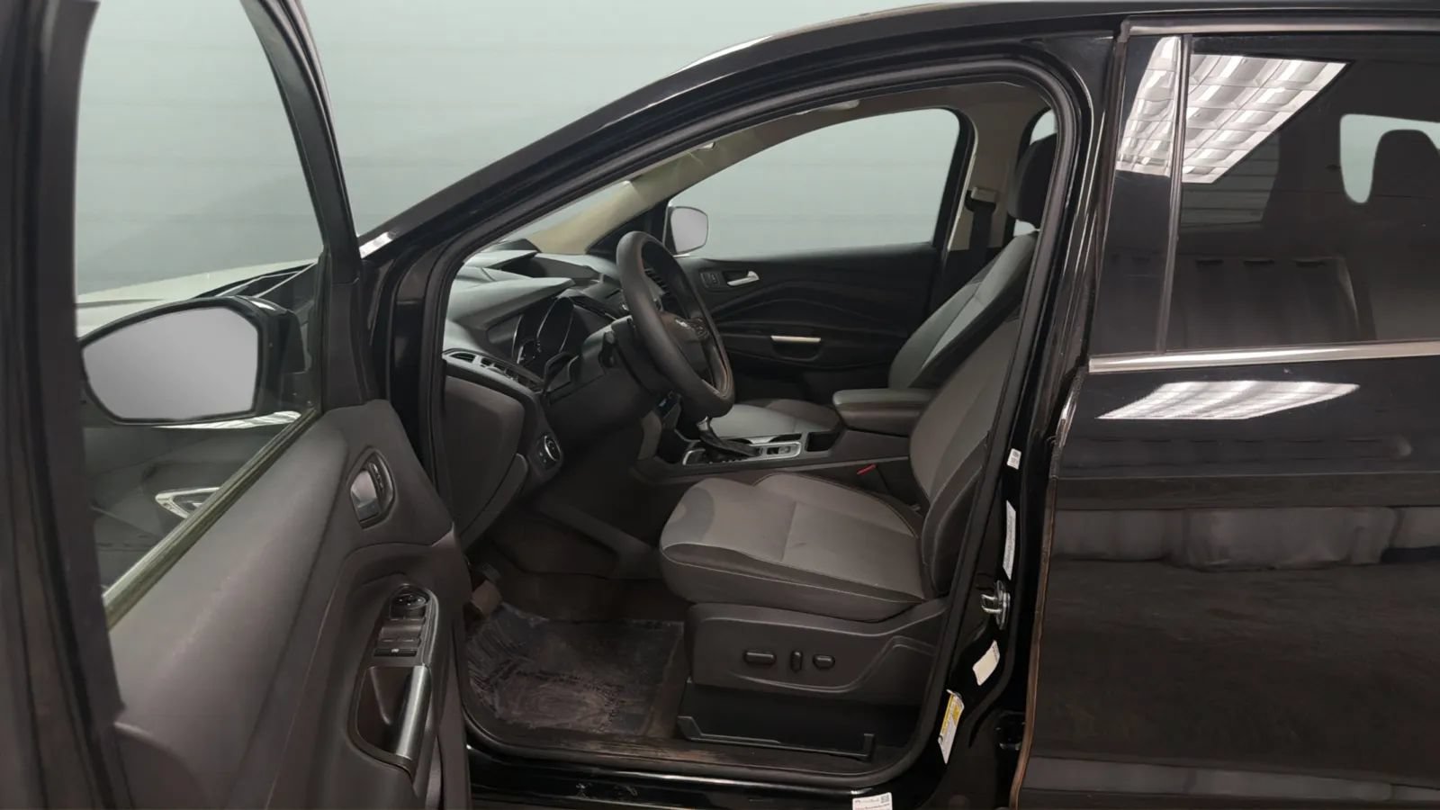 Used 2017 Ford Escape SE AWD/4WD image 19