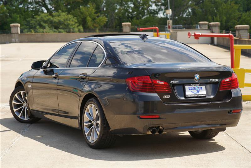 Used 2016 BMW 528i xDrive Sedan AWD/4WD image 3