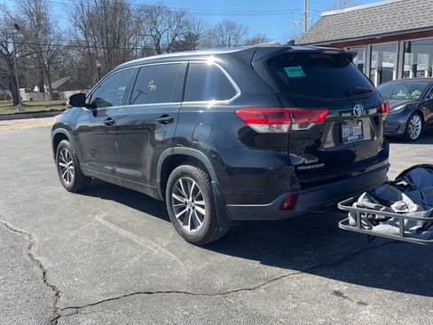Used 2017 Toyota Highlander XLE image 5