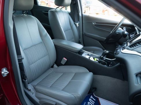 Used 2018 Chevrolet Impala LT w/ LT Convenience Package image 30