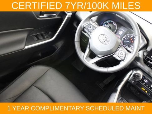 Used 2022 Toyota RAV4 XLE Premium AWD/4WD image 17