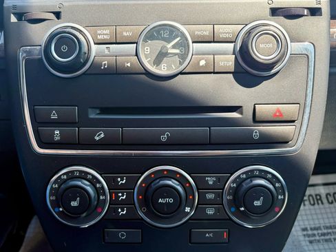 Used 2014 Land Rover LR2 HSE image 26