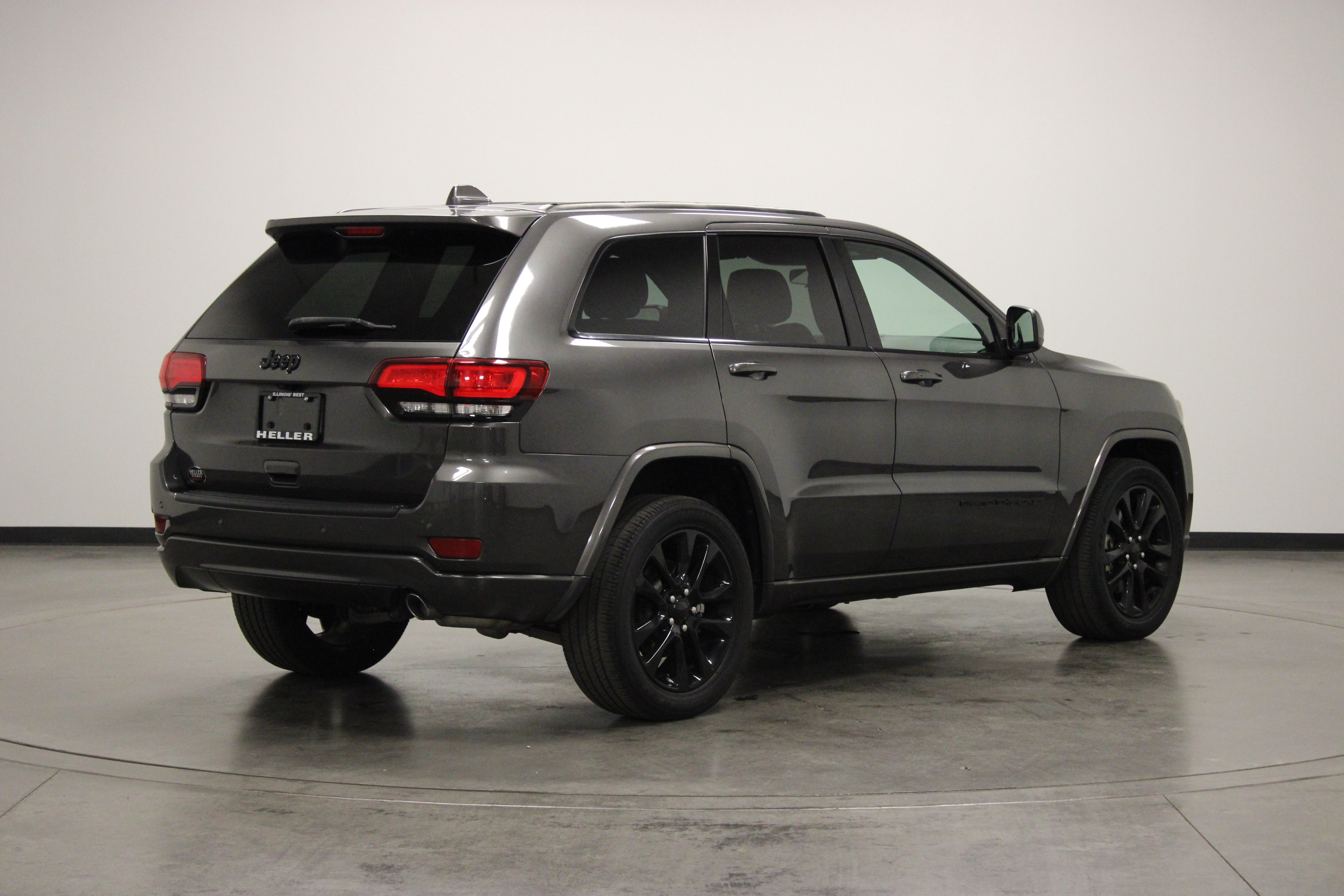 Used 2021 Jeep Grand Cherokee Laredo X RWD image 8