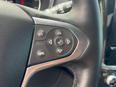 Used 2023 Chevrolet Traverse Premier FWD image 15