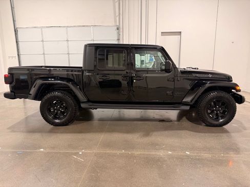 Used 2021 Jeep Gladiator Sport AWD/4WD image 4