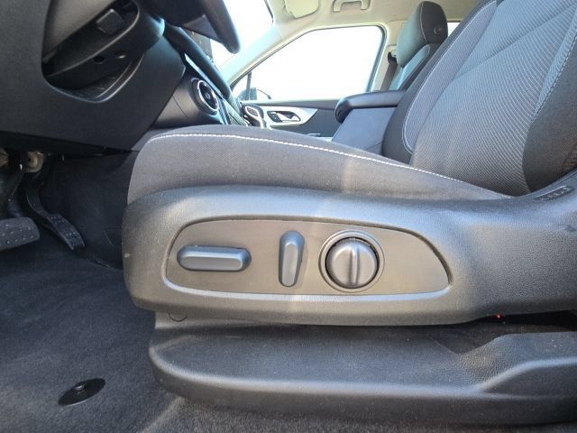 Used 2024 Chevrolet Blazer LT FWD image 20