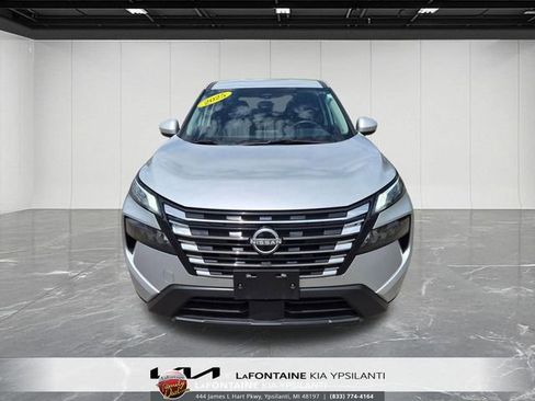 Used 2025 Nissan Rogue SV FWD image 8