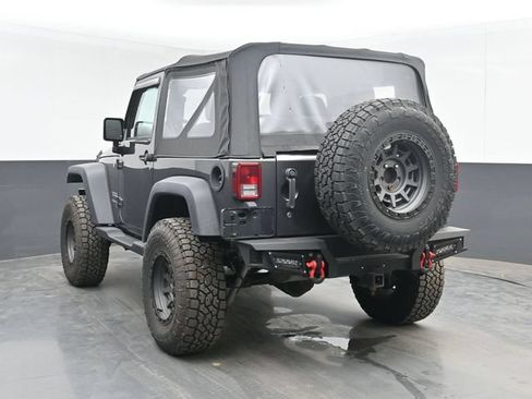 Used 2018 Jeep Wrangler Sport AWD/4WD image 7