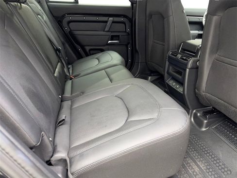 Used 2025 Land Rover Defender 110 S image 32