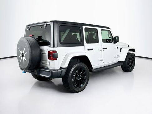 Used 2023 Jeep Wrangler Unlimited Sahara w/ Cold Weather Group AWD/4WD image 9