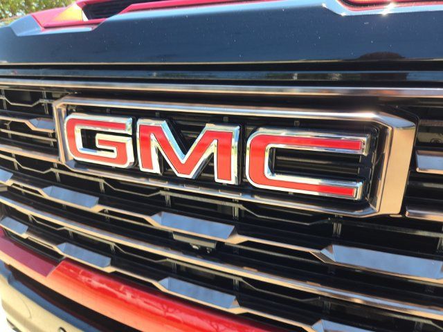 Used 2025 GMC Sierra 2500 AT4X AWD/4WD image 30