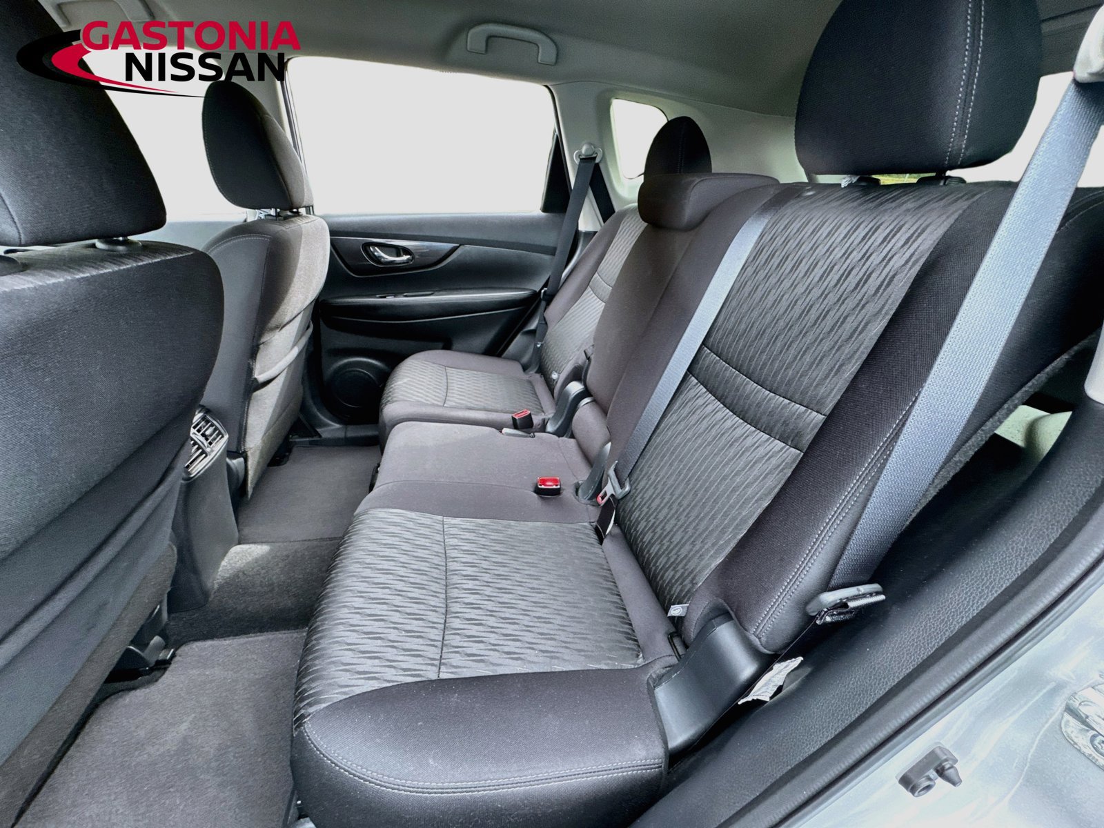 Used 2019 Nissan Rogue S w/ Special Edition Package FWD image 30