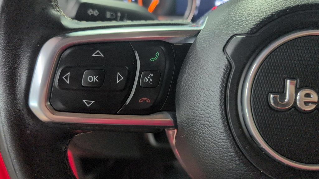 Used 2018 Jeep Wrangler Unlimited Sahara w/ Uconnect 4C Nav & Sound Group AWD/4WD image 10