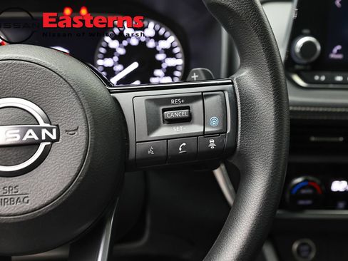 Used 2023 Nissan Rogue SV AWD/4WD image 16