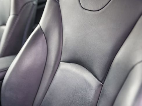 Used 2019 Toyota Prius XLE AWD/4WD image 24